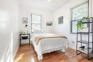 3 bedrooms, desk, iron/ironing board, travel cot