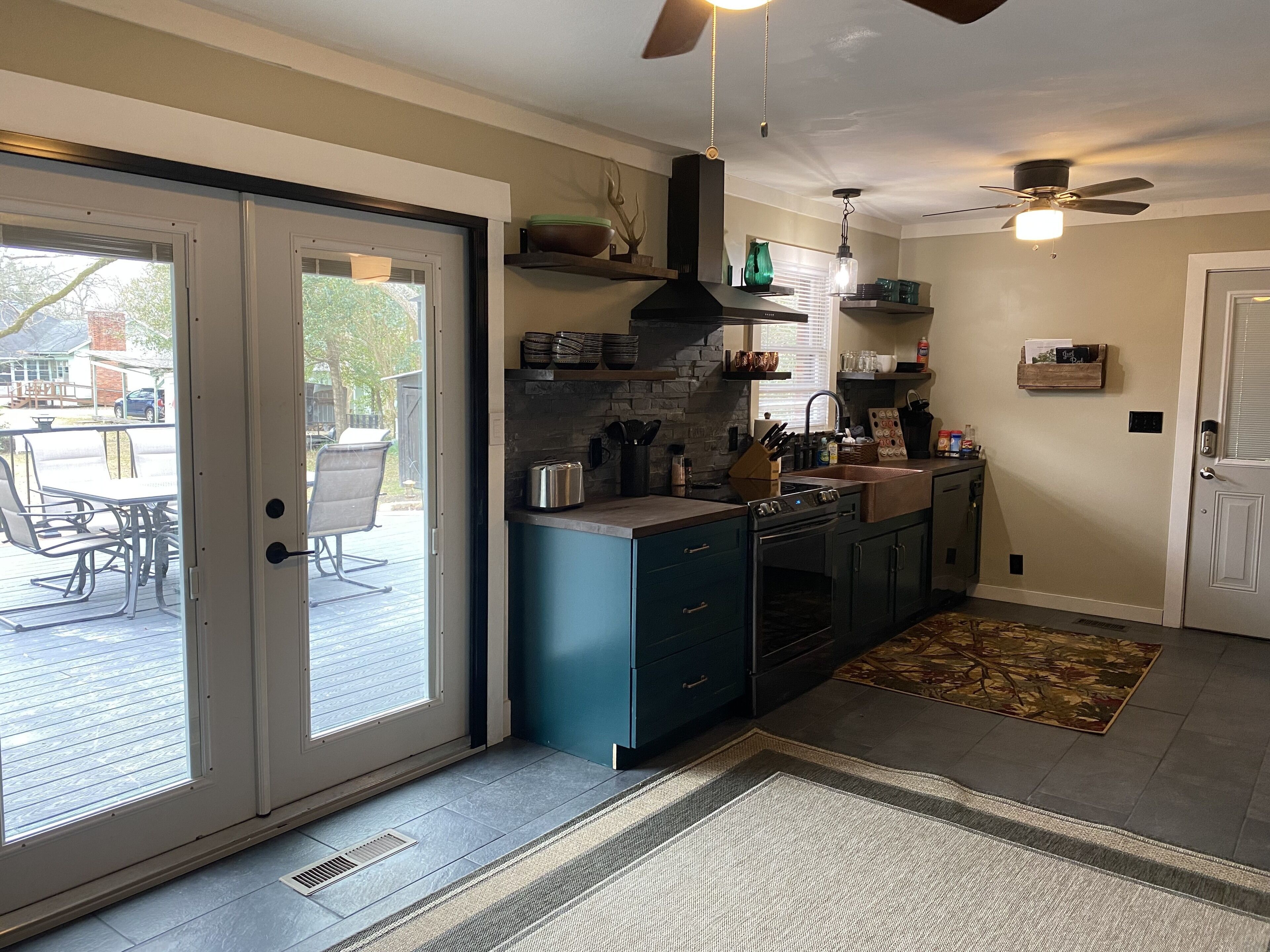 雪櫃、微波爐、焗爐、爐具