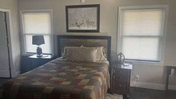 2 Schlafzimmer, Reisekinderbett, kostenloses WLAN, Bettwäsche