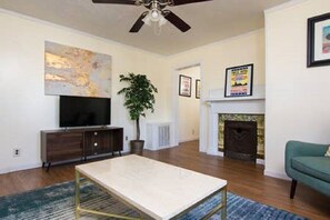 TV, Netflix, streaming services