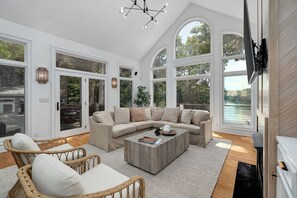 Téléviseur connecté, foyer