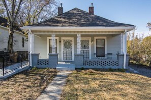 Exterior - Sanitized Spacious East Nashville Apt (Nashville)