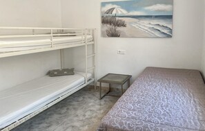 3 bedrooms, free WiFi, bed sheets