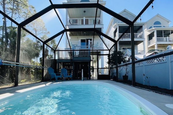 Back view of Stay Salty.