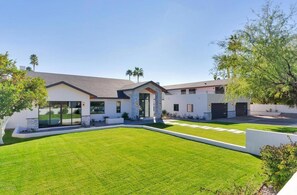 Exterior - Relaxing family neighborhood in multi million dollar home (Phoenix)