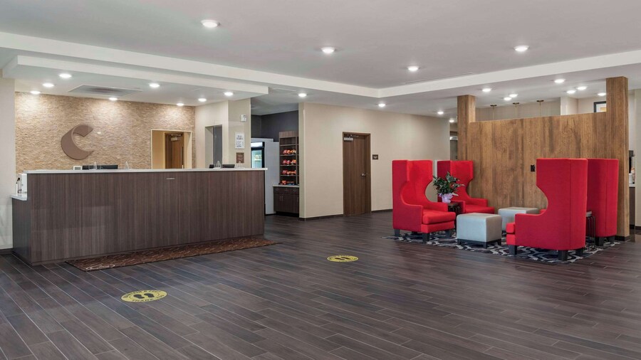 Comfort Inn & Suites Downtown near University