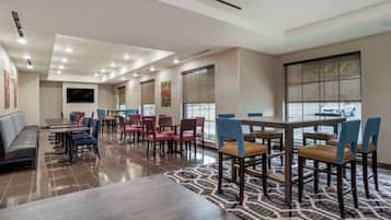 Free daily continental breakfast