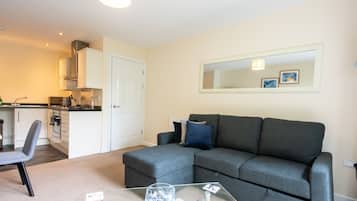 Apartment, Private Bathroom | Lounge