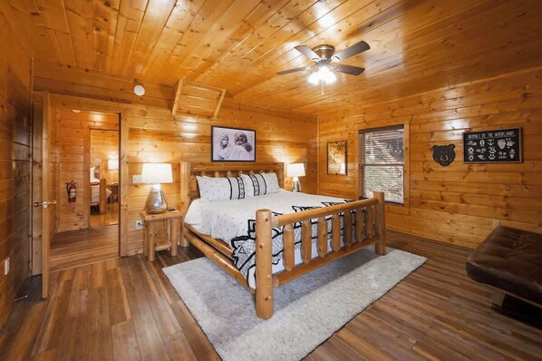4 bedrooms, iron/ironing board, free WiFi, bed sheets