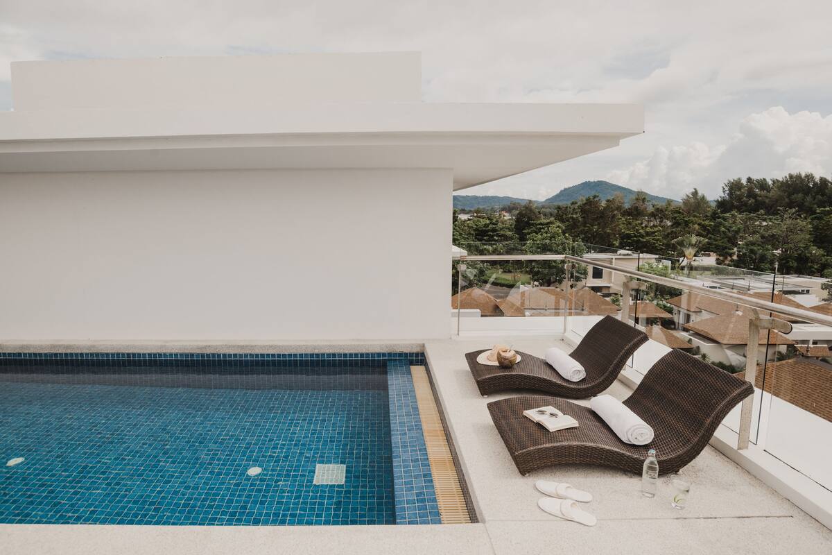 Private pool