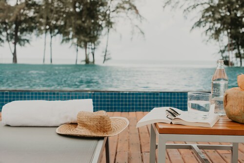 Splash Beach Villa Resort