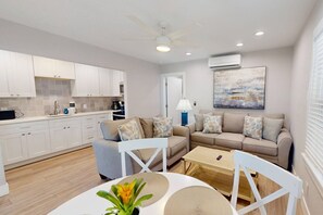 TV - Walk to Beach & Johns Pass Village! Community Heated Pool ~ Private Patio ~ Free Parking & Amenities (Madeira Beach)