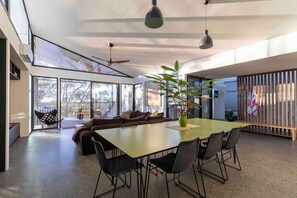 Interior - Luxury Villas 42 Byron | Cntrl Byron, Walk 2 Beach (Byron Bay)