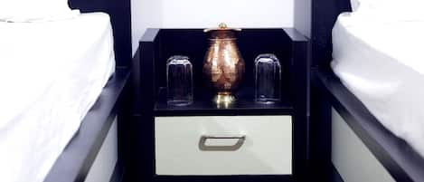 Chambre Familiale Double ou avec lits jumeaux | Bureau, espace de travail pour ordinateur portable