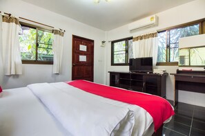 Minibar, desk, free WiFi, bed sheets - Piyapruk Resort (Nakhon Ratchasima)