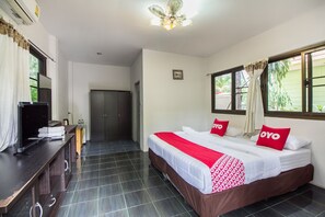 Standard Double Room | Minibar, desk, free WiFi, bed sheets - Piyapruk Resort (Nakhon Ratchasima)