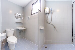Shower, bidet, towels, soap
