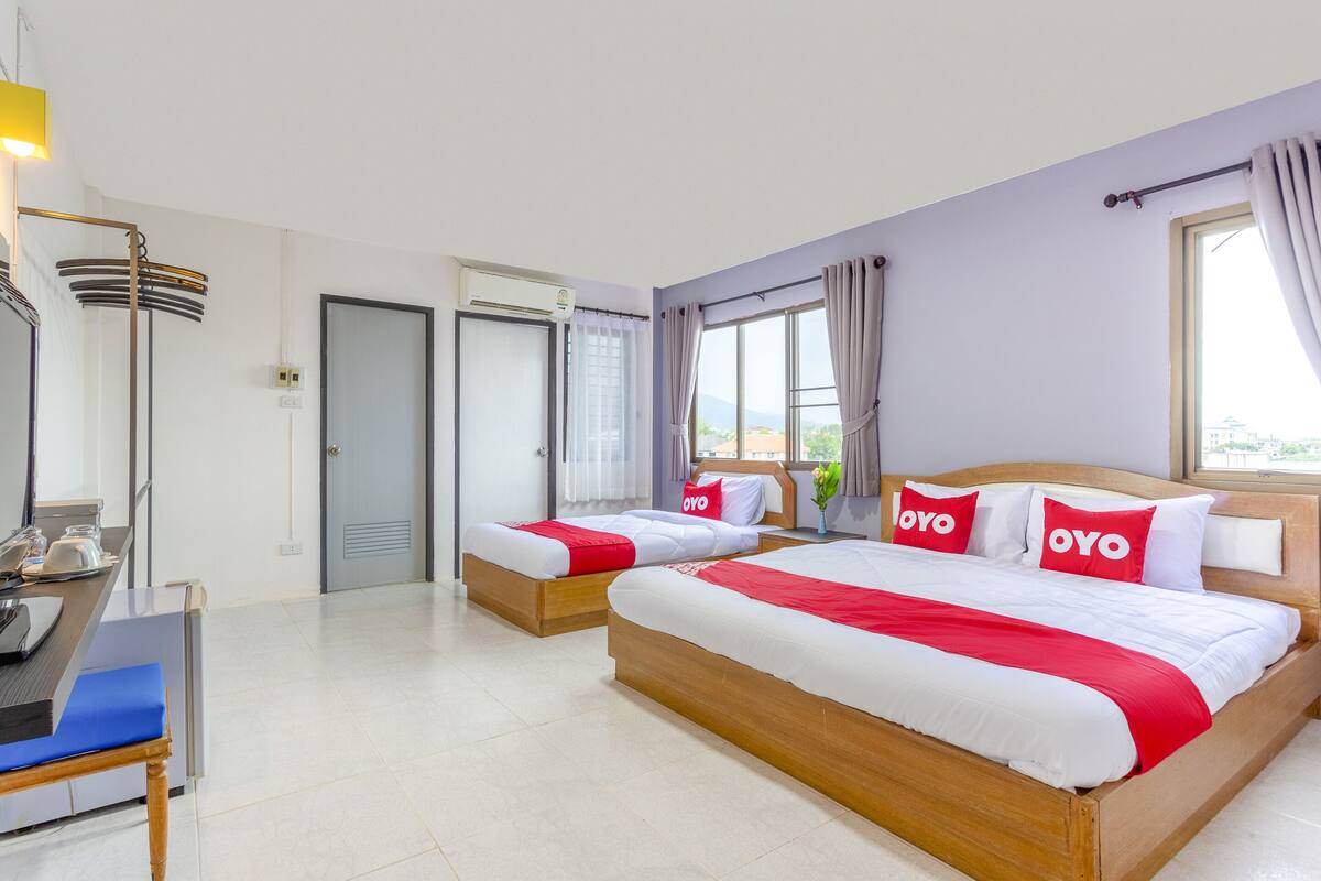 Desk, free WiFi, bed sheets
