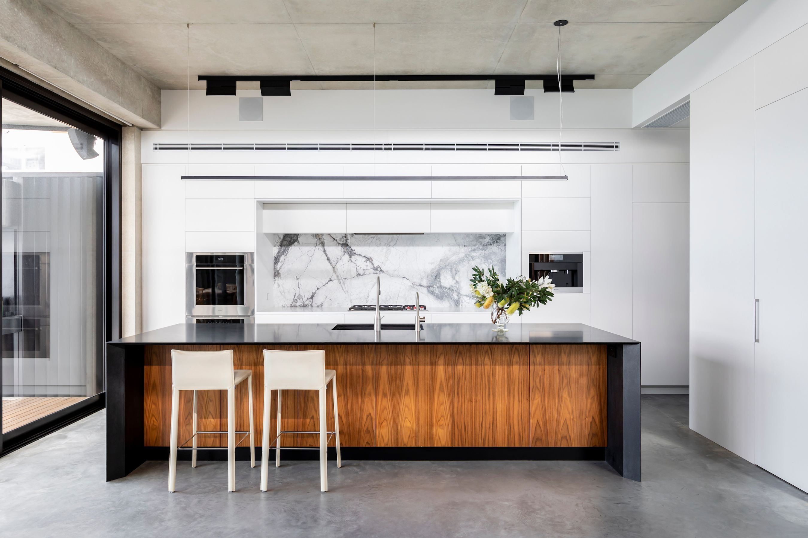 Luxury Villas Sutherland (Heated Pool) — image 4