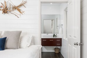 3 bedrooms, individually decorated, individually furnished - A PERFECT STAY - Aaloka Bay (Byron Bay)