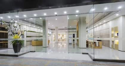 Yitian Hotel (Shishi Pedestrian Street)