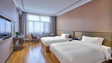 Desk, blackout drapes, free WiFi, bed sheets