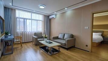 Desk, blackout curtains, free WiFi, bed sheets