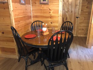 Cabane, 2 grands lits (Black Bears Den) | Cuisine privée