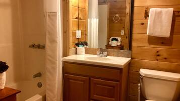 Cabin, 2 Queen Beds (Black Bears Den) | Bathroom