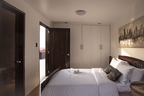 6 bedrooms, WiFi