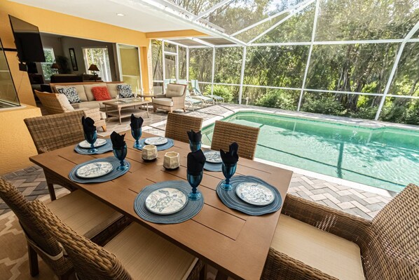 Dining - Briarwood: Home w/ 2 King BR's, heated pool &outdoor entertaining space w/TV (Naples)
