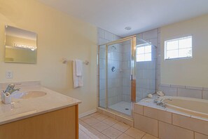 Shower - The Shores- Discounted Pricing 
(1/1-2/28/26); 4BR/3BA Southwest exposure pool home w/lake views! (Naples)