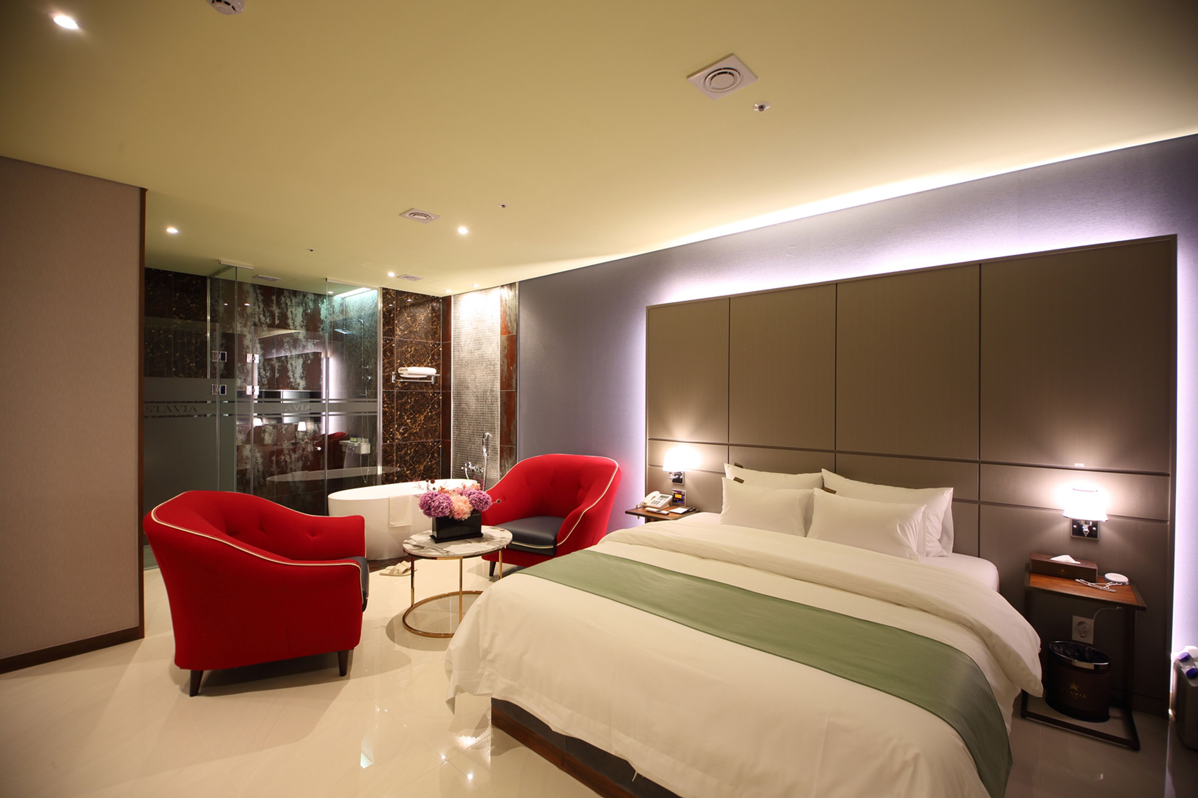 premier double room | 1 bedroom, in-room safe, individually furnished, desk