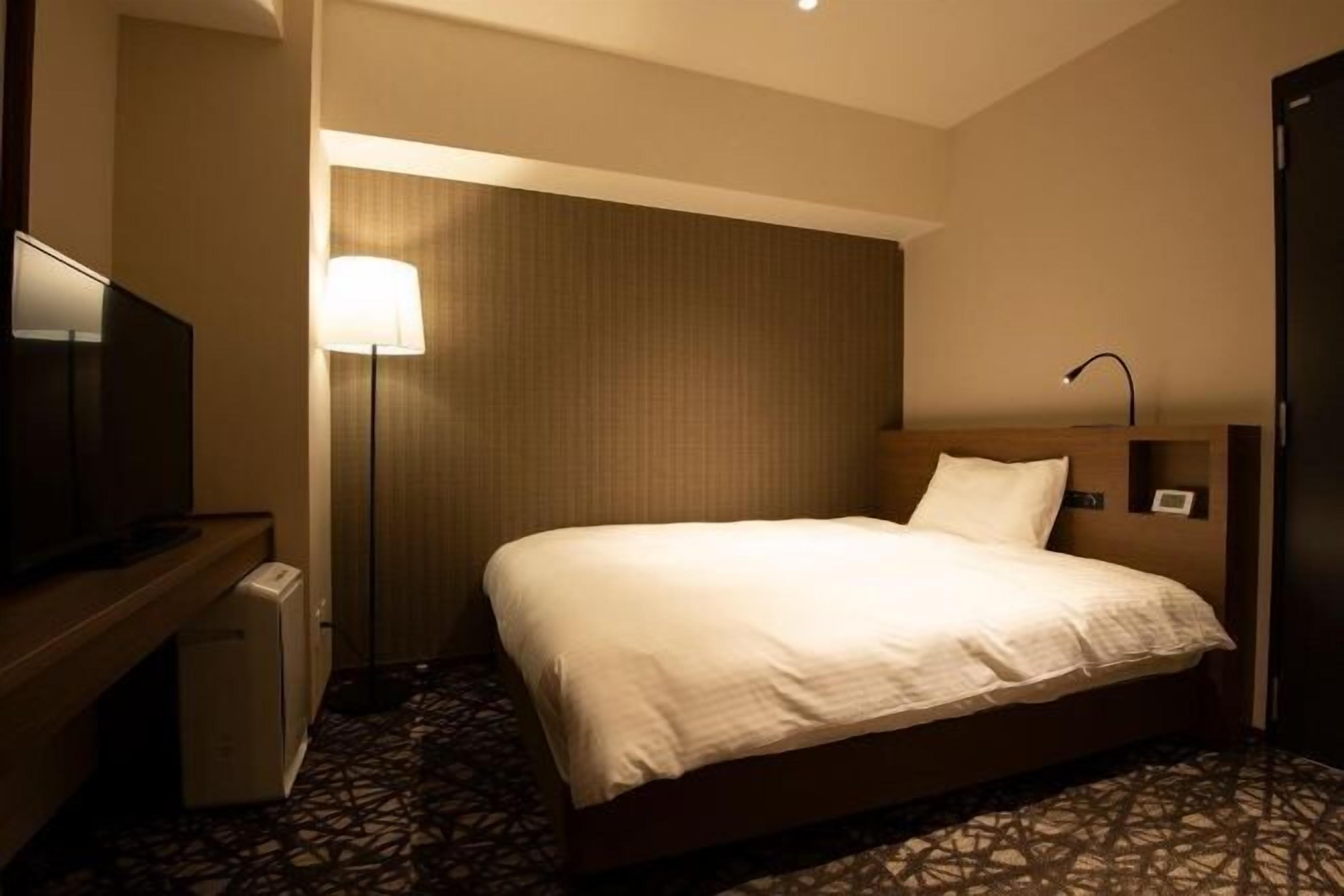 Cofres nos quartos, quartos à prova de som, Wi-Fi de cortesia