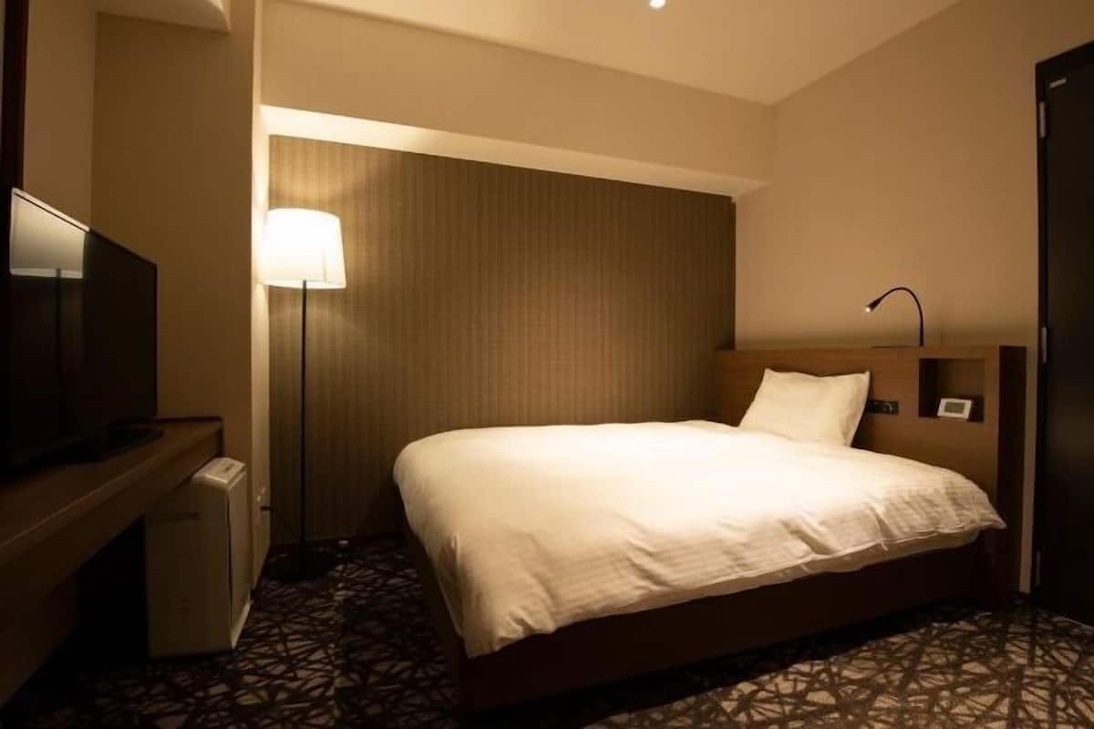 In-room safe, soundproofing, free WiFi