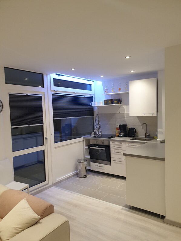 Fridge, microwave, oven, stovetop - Apartment "Sea Lounge III" Ideal city location, luxurious apartment Bremerh-Mitte WiFi (Bremerhaven)