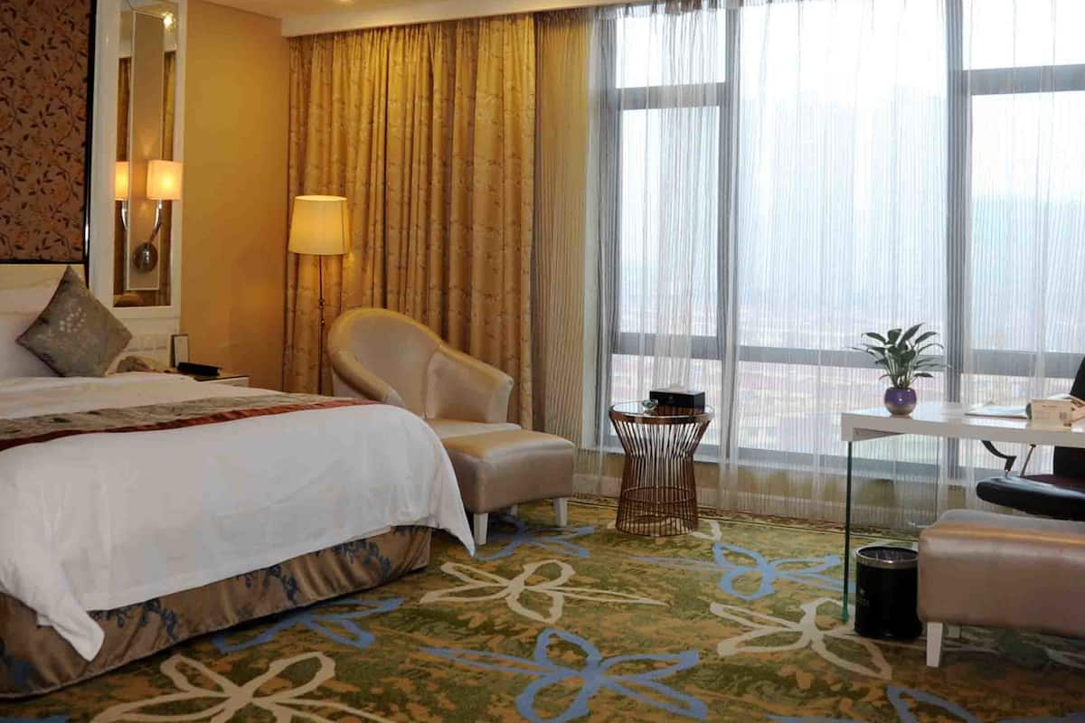 Elite Double Room, Women only | Minibar, in-room safe, blackout drapes, iron/ironing board