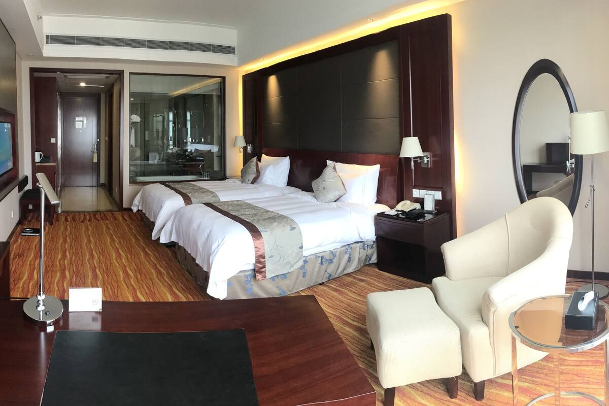 1 bedroom, minibar, in-room safe, blackout curtains