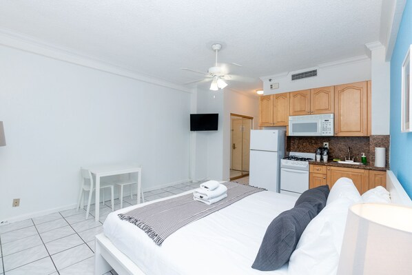1 bedroom, WiFi - 336 City View Hollywood Beach (Hollywood)