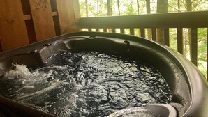 Ferienhütte, 1 King-Bett (Bearadise) | Außen-Whirlpool