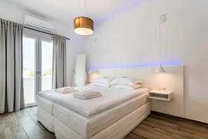 Suite, 3 Bedrooms | Premium bedding, down comforters, pillowtop beds, in-room safe