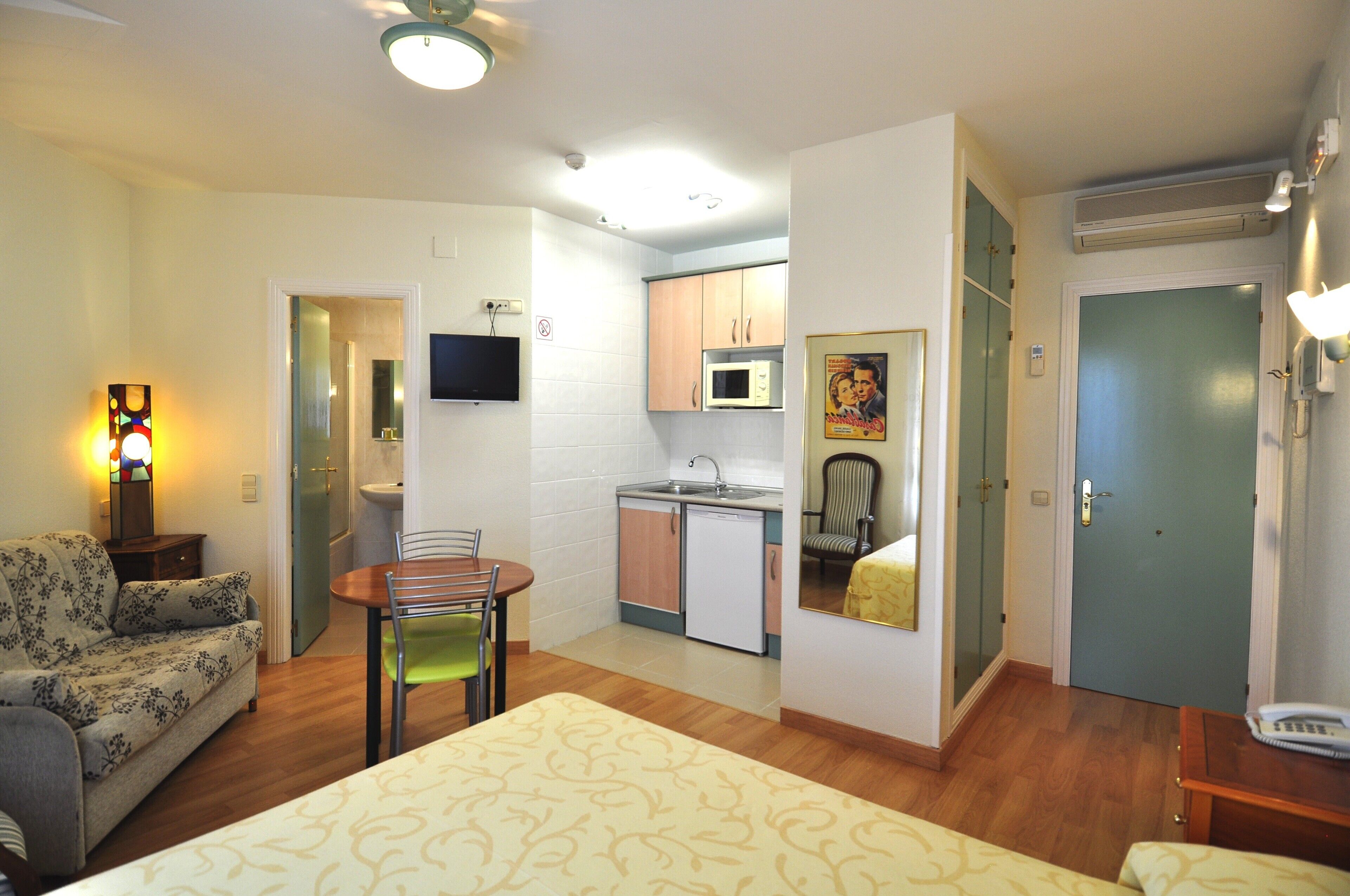 Standard Studio | In-room safe, laptop workspace, soundproofing, iron/ironing board