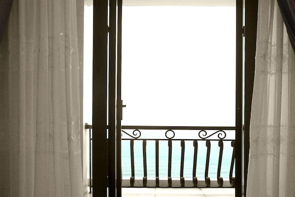 Deluxe Double Room, Beachfront | View from room - Thanh Binh Gold Hotel (Sam Son)