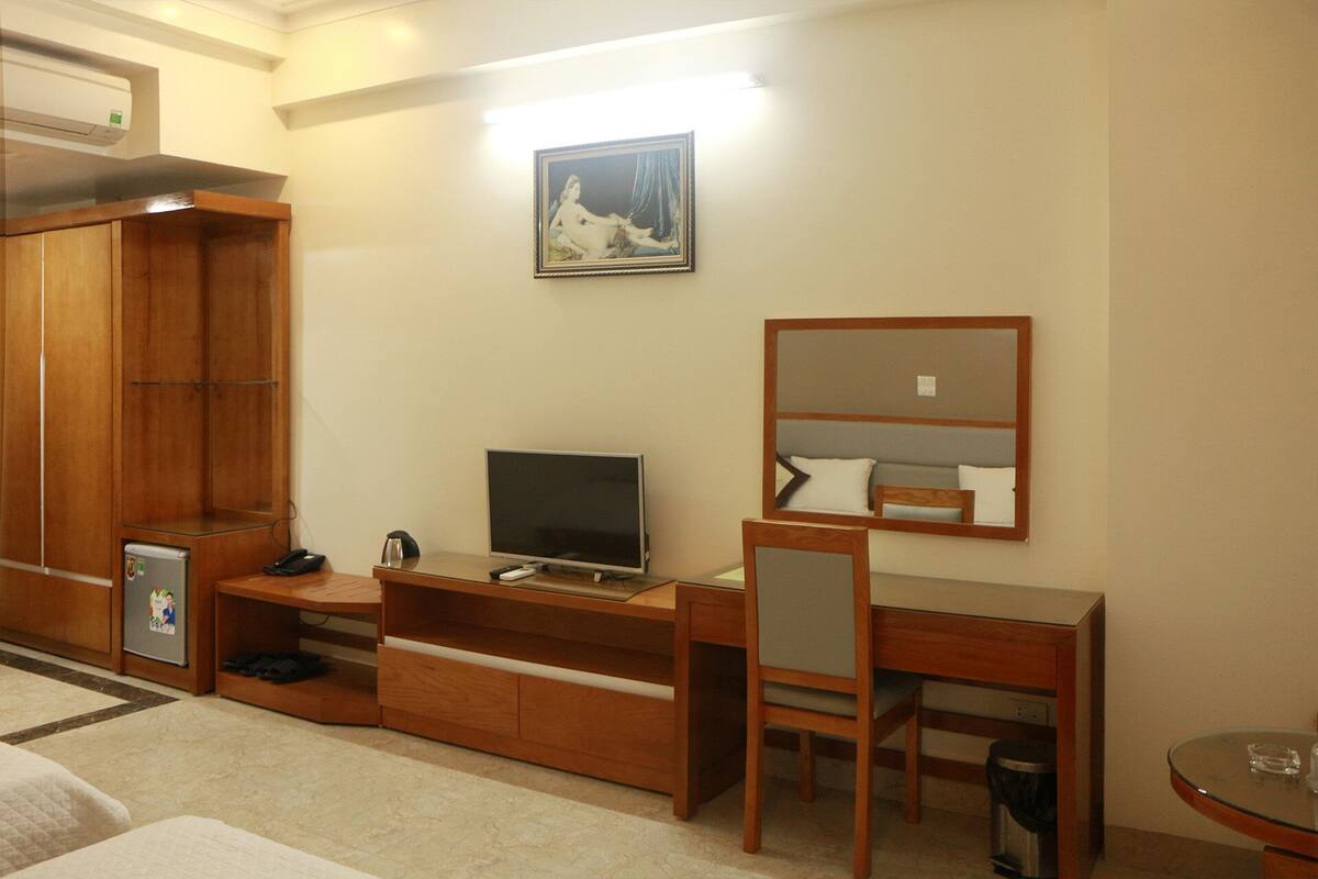 Quadruple Room | Minibar, desk, free WiFi