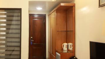 Double Room | Minibar, desk, free WiFi