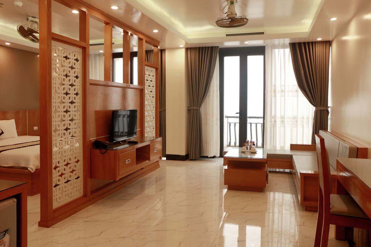 Minibar, desk, free WiFi