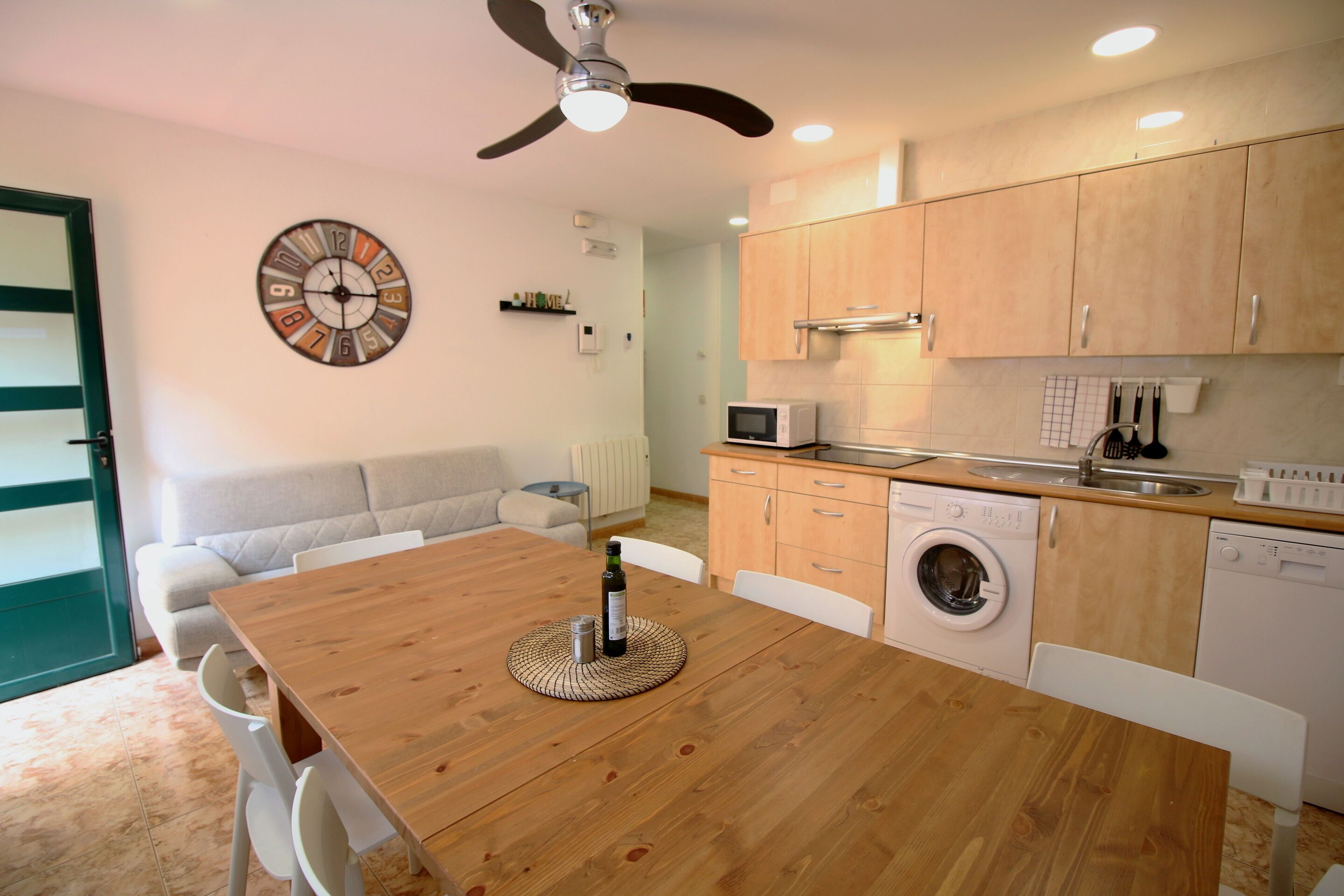 Apartamento, 4 habitaciones | Cocina privada | Microondas, placa de cocina, lavavajillas y hervidor eléctrico