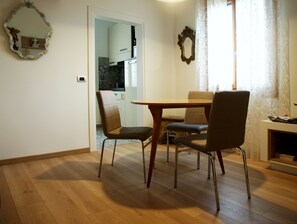 Dining - Quiet and bright on the island of Murano (venezia)