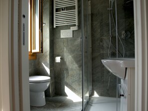 Bathroom - Quiet and bright on the island of Murano (venezia)