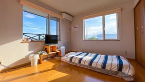 Room (B) | Iron/ironing board (on request), WiFi (free) - Crane TSURU (Kushiro)